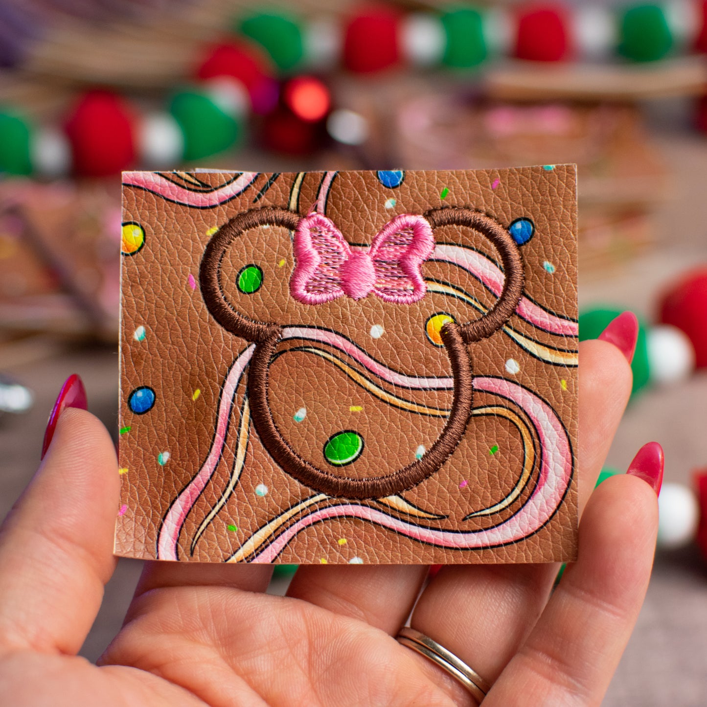 Gingerbread Swirl Mouse Head Feltie